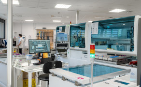 Visite du laboratoire de l'hôpital de Villefranche-sur-Saône