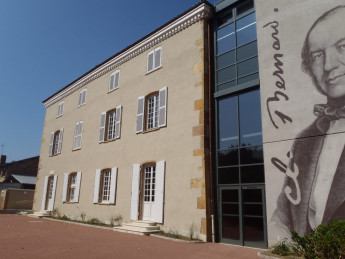 Facade musee claude bernard scaled